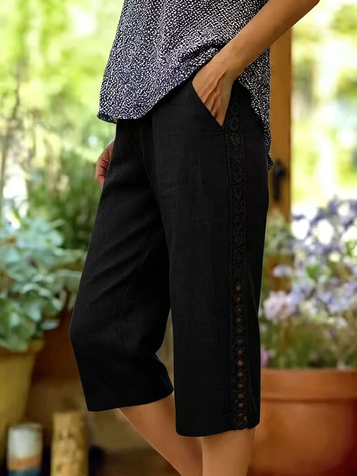 Arnisa - Bequeme Sommerhose Mit Seitlichen Spitzen Einsätzen