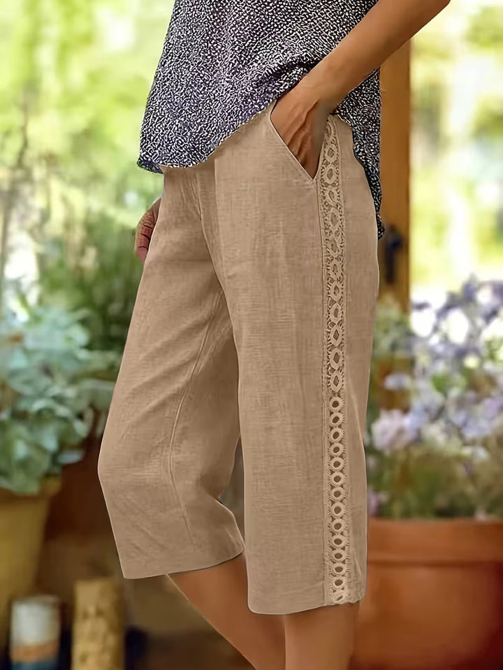 Arnisa - Bequeme Sommerhose Mit Seitlichen Spitzen Einsätzen