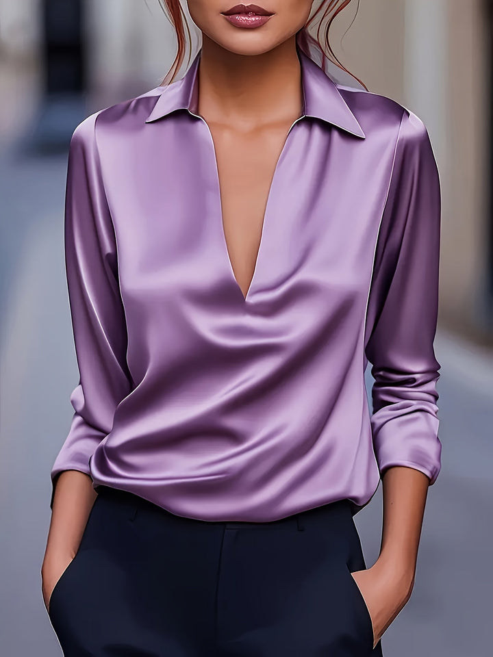Kyrra – Elegante Satinbluse Mit V-Ausschnitt