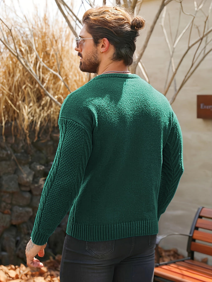 Eiduks – Klassischer Pullover mit Rundhalsausschnitt und Zopfmuster