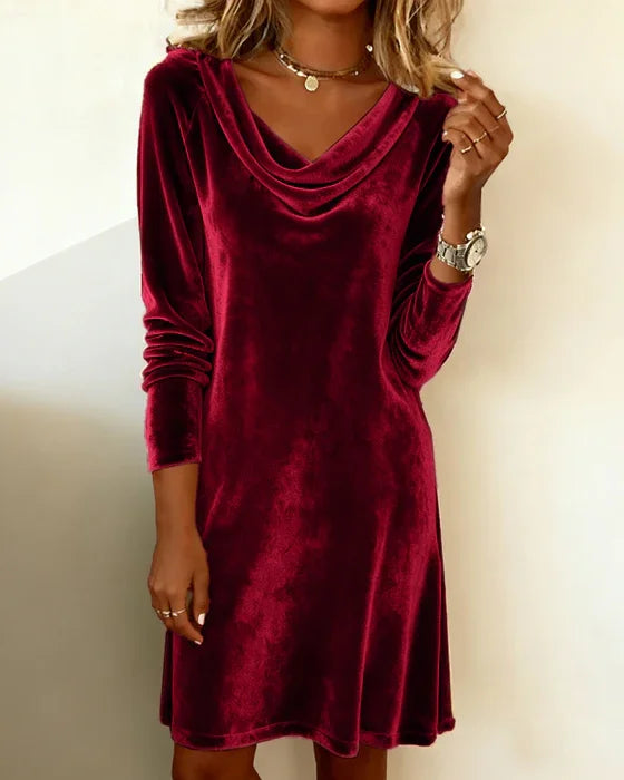 Frosina – Locker Sitzendes Samtkleid