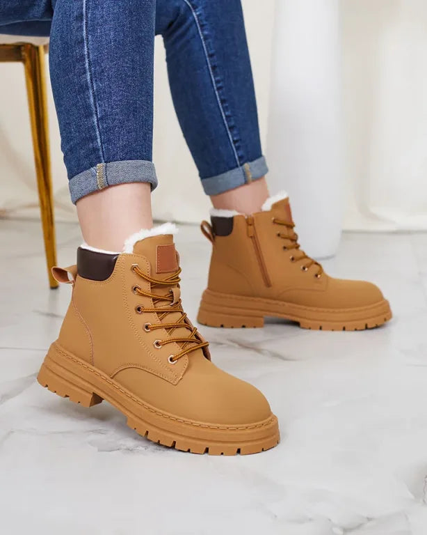 Alosia – Stiefeletten mit Schnürung Und Klobiger Sohle