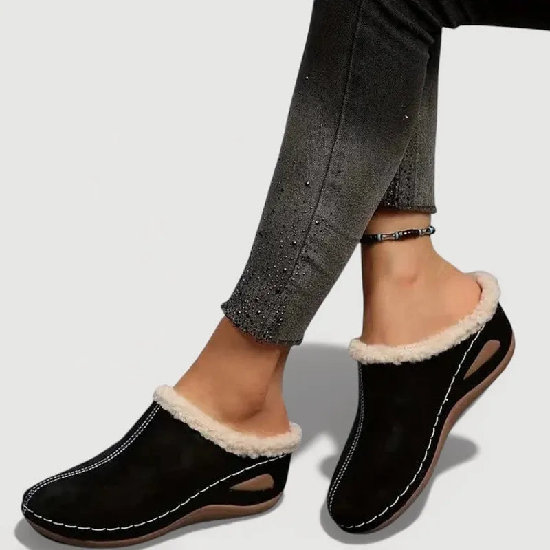 Achly – Plüsch Jeans Plateau Hausschuhe