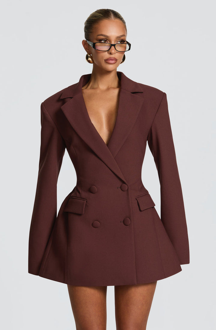 Zaerine – Maßgeschneidertes Minikleid im Zweireiher-Blazer-Stil