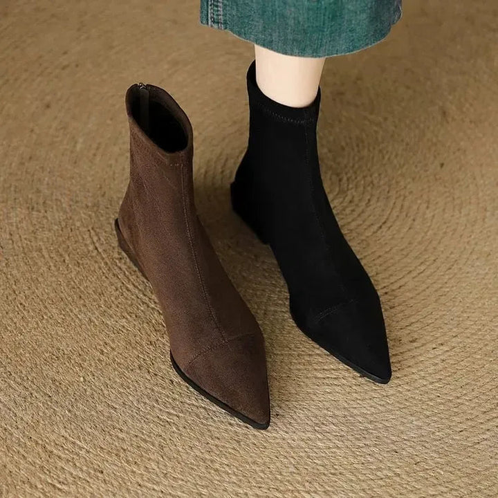 Jerlina – Stiefeletten Aus Wildleder Mit Spitzer Zehenpartie