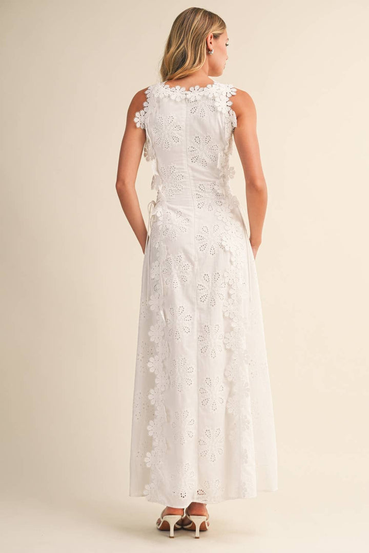 Azalia – Ärmelloses Maxikleid mit Blumenstickerei