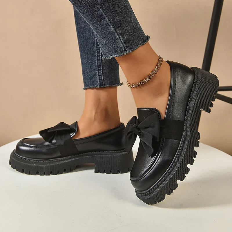 Batya – Elegante Rutschfeste Schuhe Mit Schleife