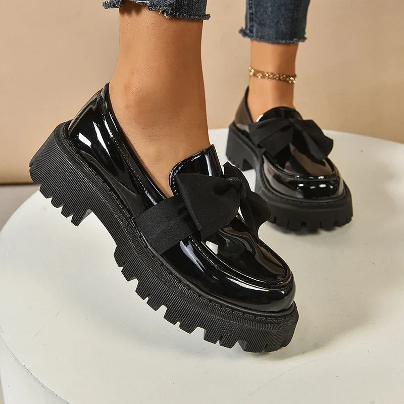 Batya – Elegante Rutschfeste Schuhe Mit Schleife