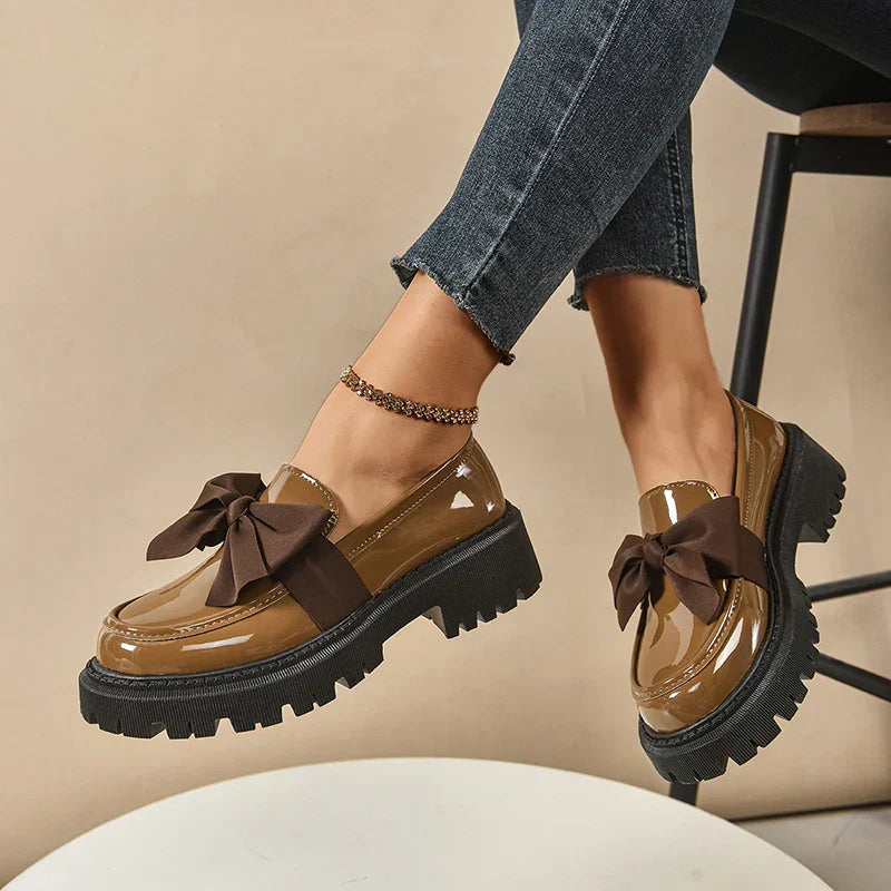 Batya – Elegante Rutschfeste Schuhe Mit Schleife