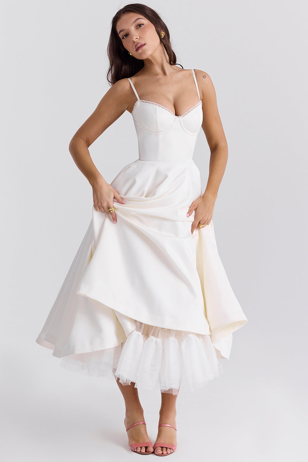 Arestina – Modisches Midi Kleid Aus Tüll