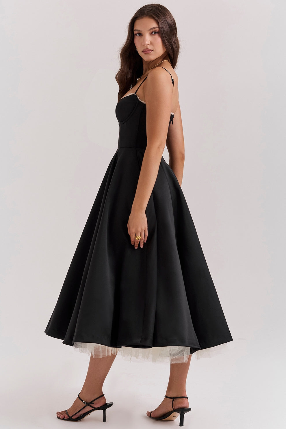 Arestina – Modisches Midi Kleid Aus Tüll