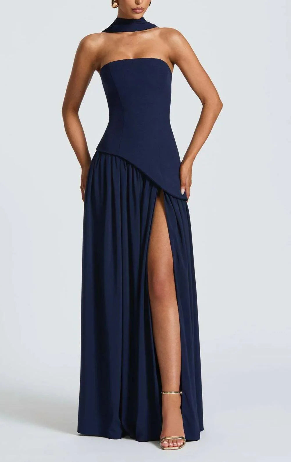 Madame - Trägerloses Langes Kleid Mit Schleife Und Schlitz