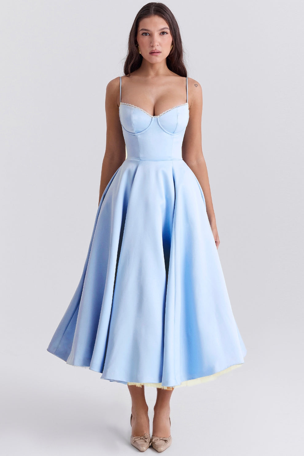 Arestina – Modisches Midi Kleid Aus Tüll