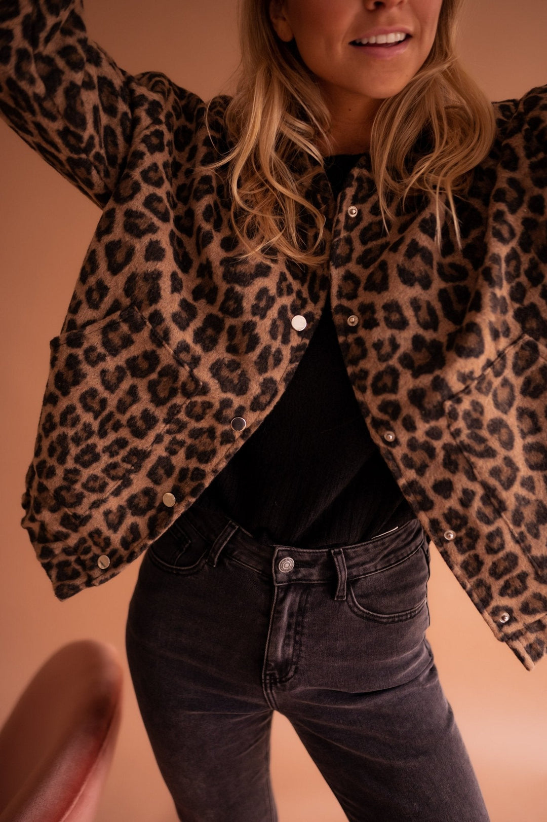 Leana – Atmungsaktive Jacke Mit Leoparden Muster