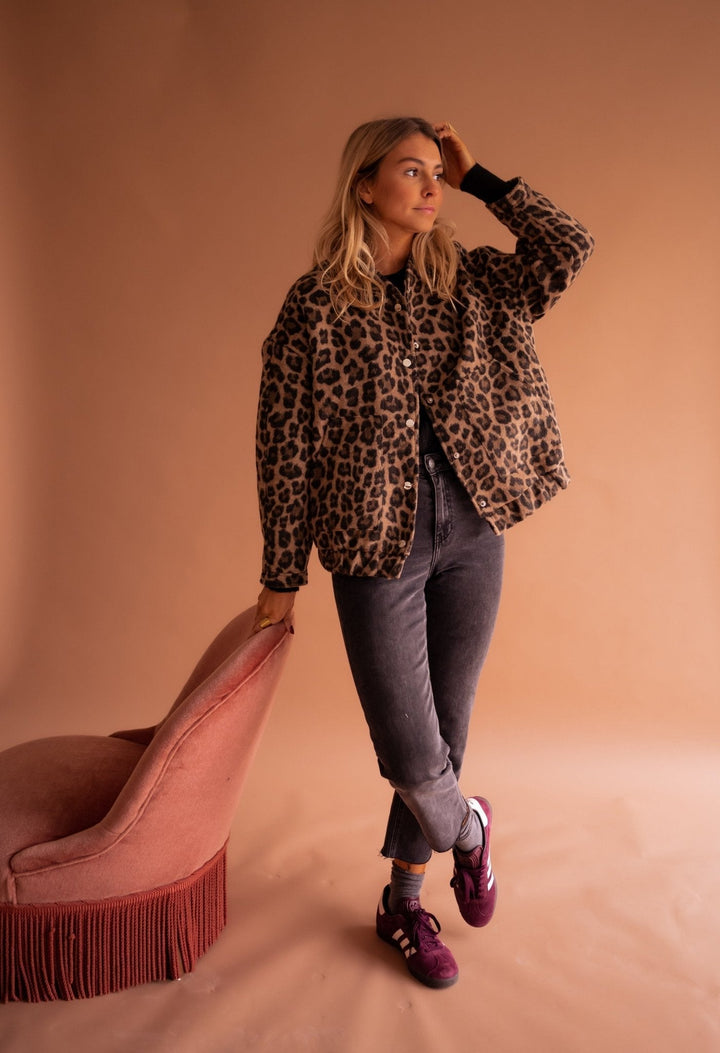 Leana – Atmungsaktive Jacke Mit Leoparden Muster