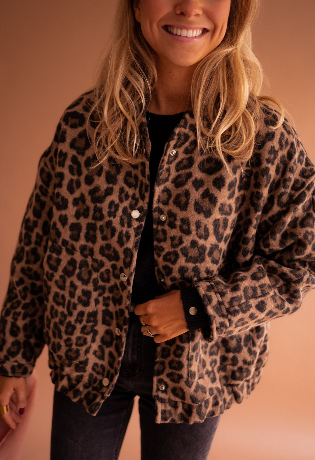 Leana – Atmungsaktive Jacke Mit Leoparden Muster