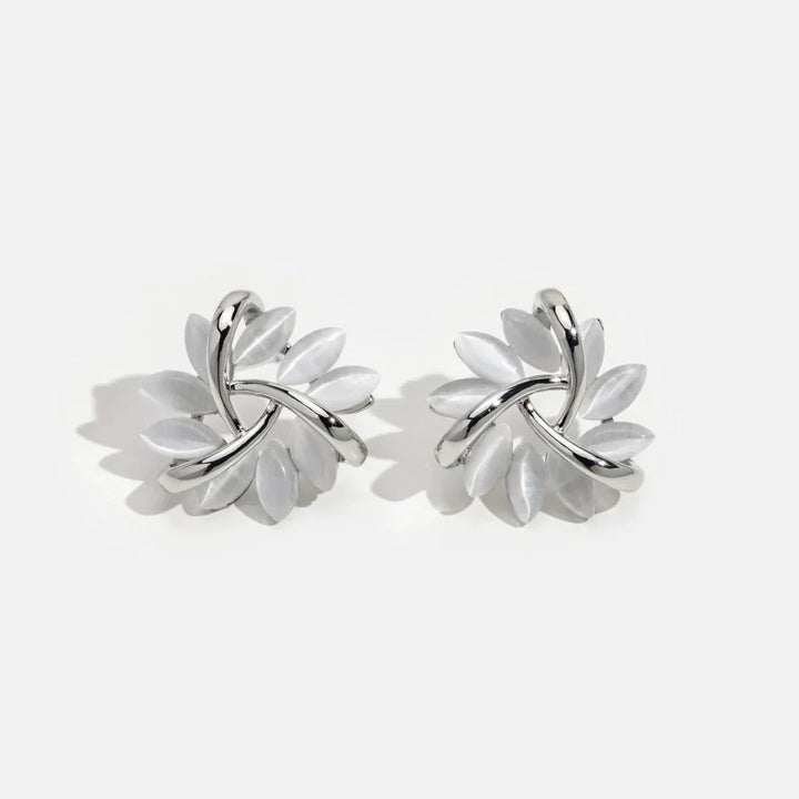 Verica – Runde Opal Ohrringe mit Blumenmotiv