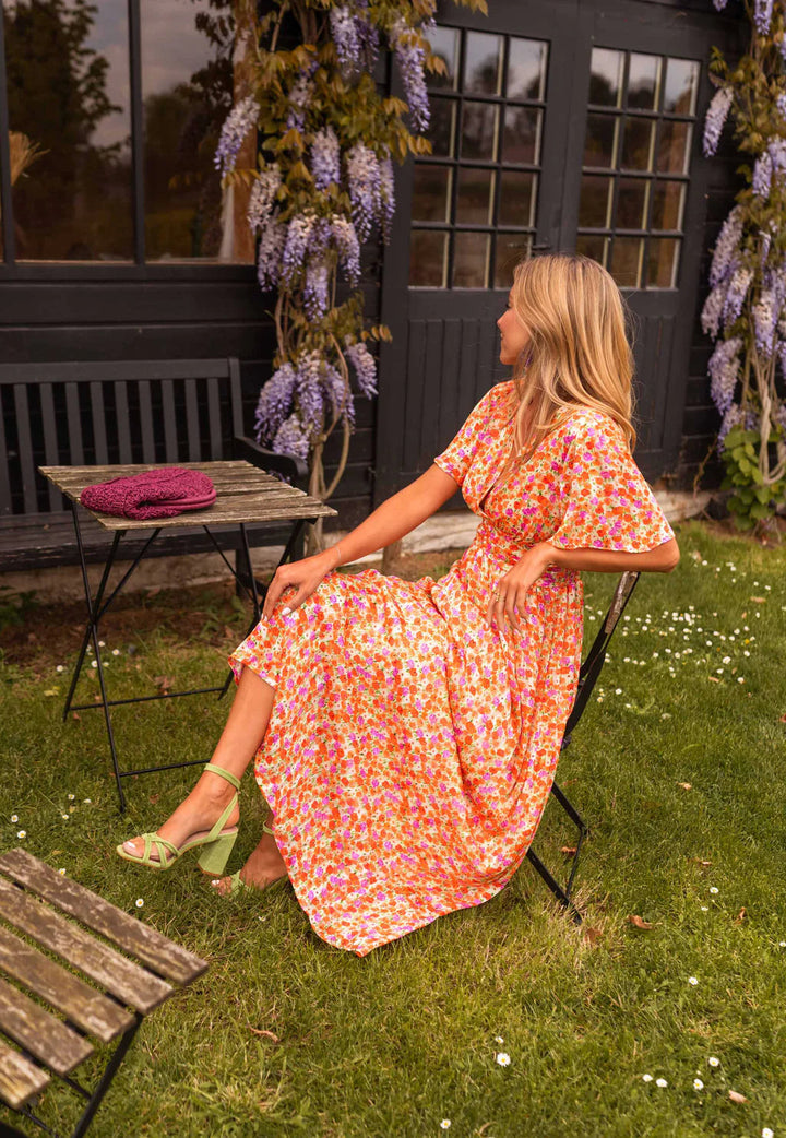 Sampaio – Elegantes Kleid Mit V-Ausschnitt Und Blumen Drucken