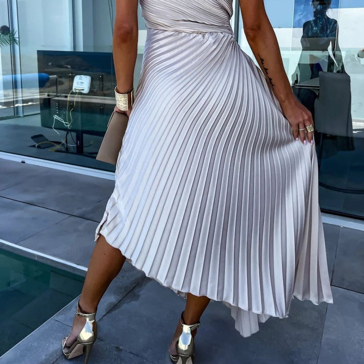 Breena – Stilvolles Einseitiges Plissiertes Maxi Kleid