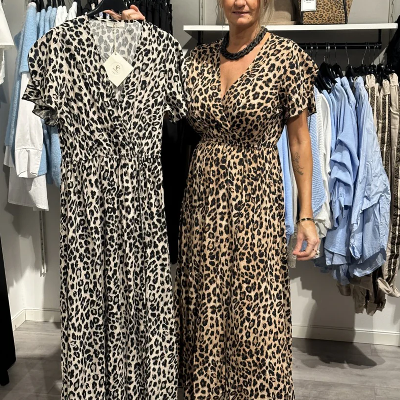 Sirina – Maxi Kleid Mit Leoparden Muster