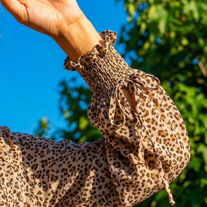 Sissel – Minikleid Mit V-Ausschnitt Und Rüschen