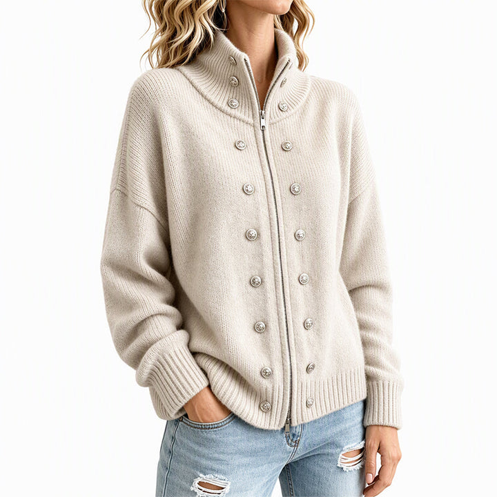 Ezgia – Strickjacke Mit Zierknopf